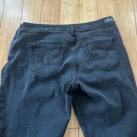 Levi’s Signature Modern Black Capris Sz. 20 - Picture 3 of 7